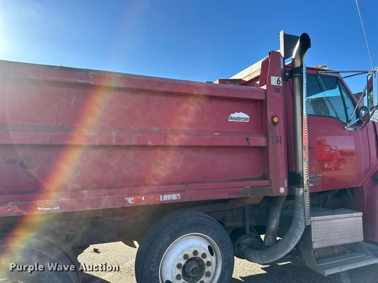 image for item DV0669 2005 Sterling LT9500 dump truck