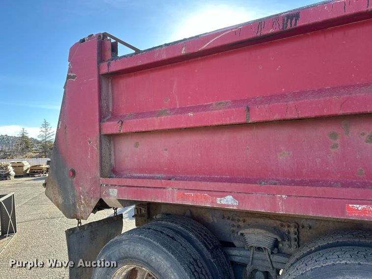 image for item DV0669 2005 Sterling LT9500 dump truck