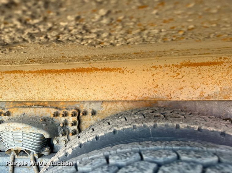 image for item DV0669 2005 Sterling LT9500 dump truck