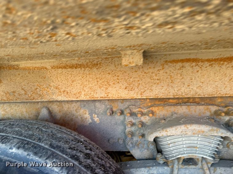 image for item DV0669 2005 Sterling LT9500 dump truck