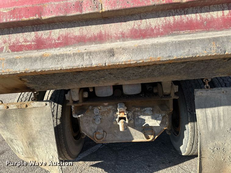 image for item DV0669 2005 Sterling LT9500 dump truck