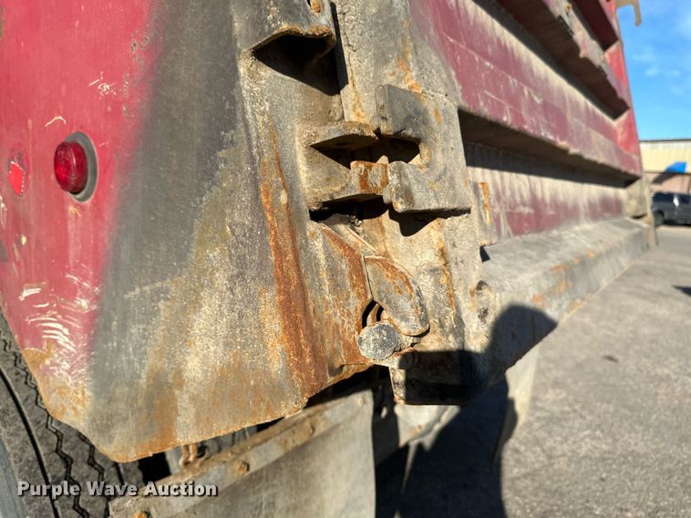 image for item DV0669 2005 Sterling LT9500 dump truck