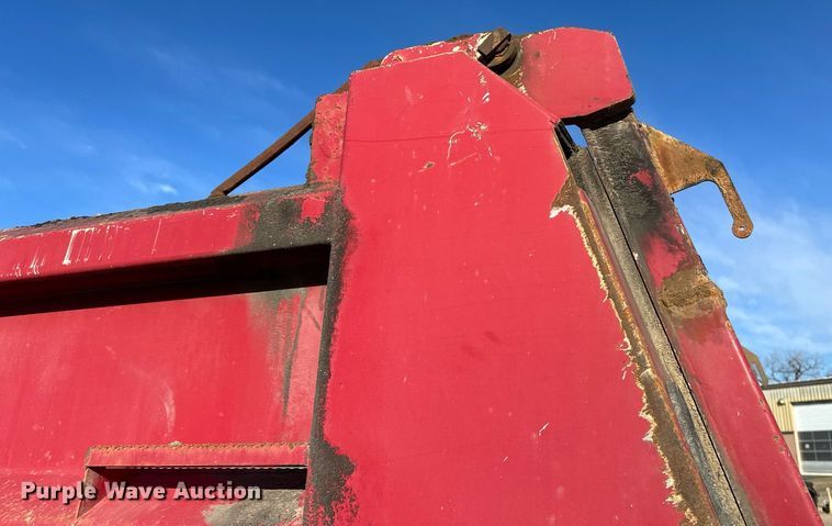 image for item DV0669 2005 Sterling LT9500 dump truck