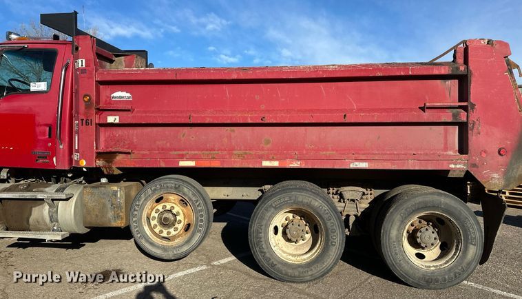 image for item DV0669 2005 Sterling LT9500 dump truck