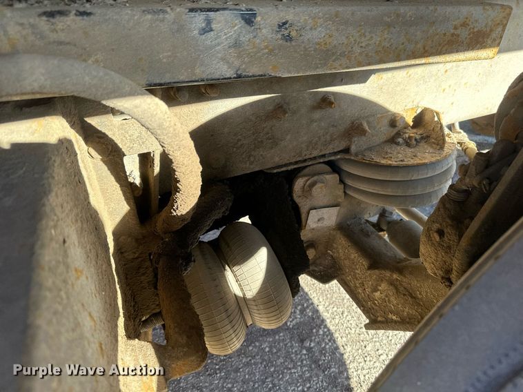 image for item DV0669 2005 Sterling LT9500 dump truck