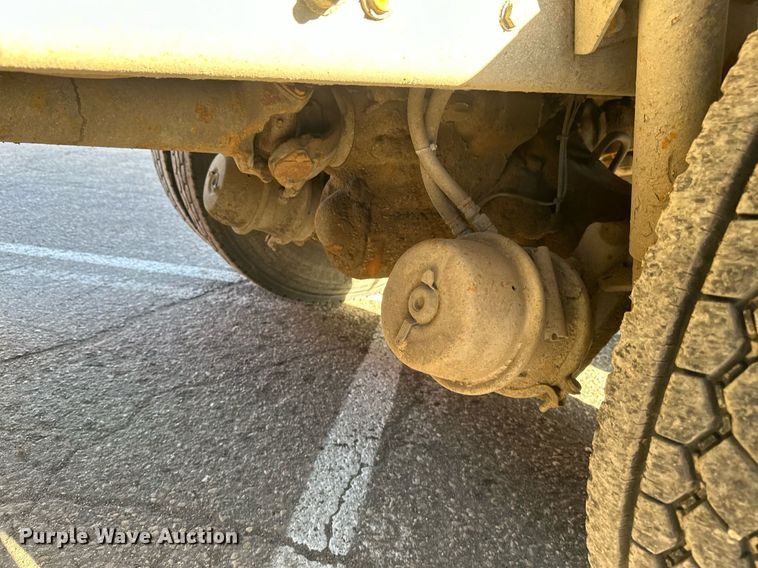 image for item DV0669 2005 Sterling LT9500 dump truck