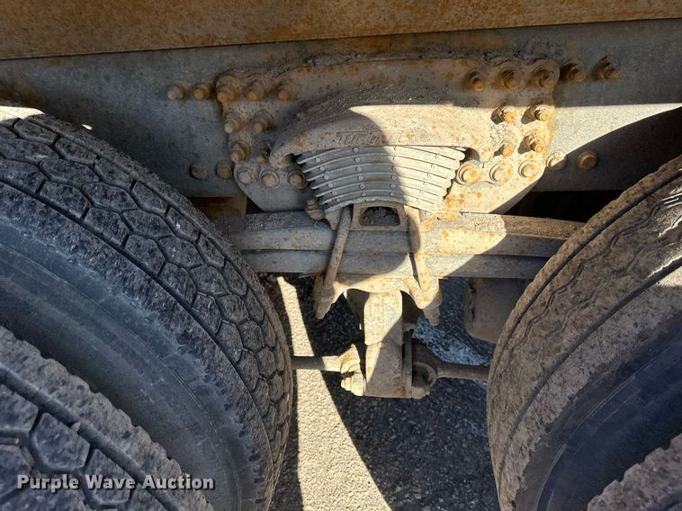 image for item DV0669 2005 Sterling LT9500 dump truck