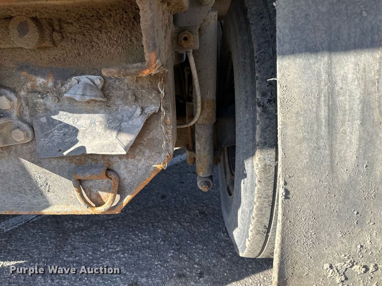 image for item DV0669 2005 Sterling LT9500 dump truck