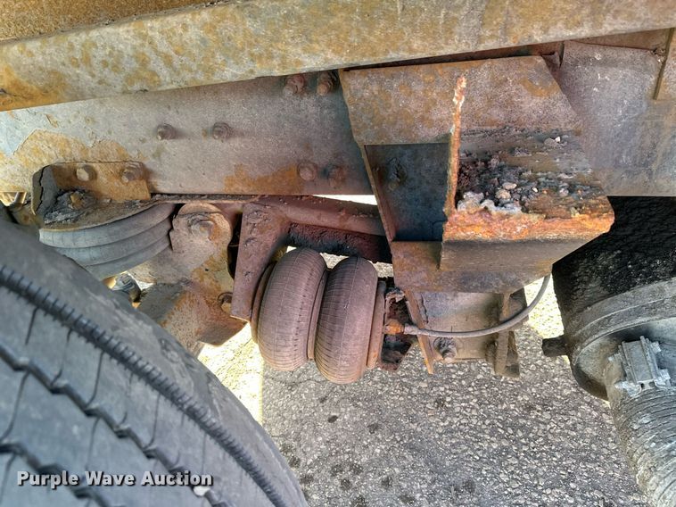 image for item DV0669 2005 Sterling LT9500 dump truck