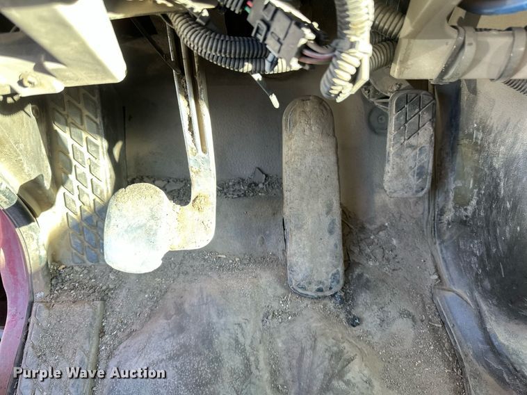 image for item DV0669 2005 Sterling LT9500 dump truck