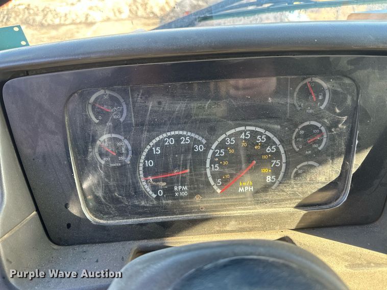 image for item DV0669 2005 Sterling LT9500 dump truck