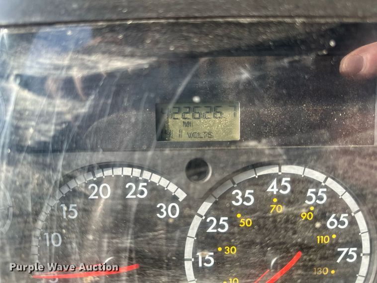 image for item DV0669 2005 Sterling LT9500 dump truck