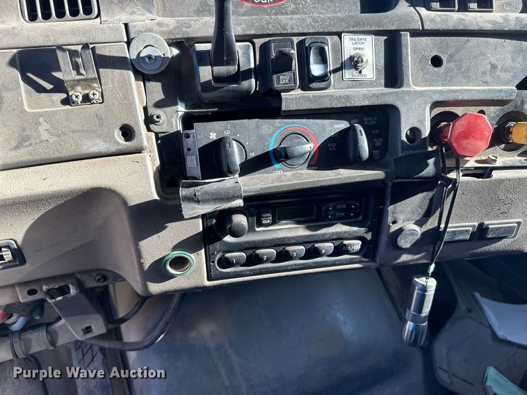 image for item DV0669 2005 Sterling LT9500 dump truck