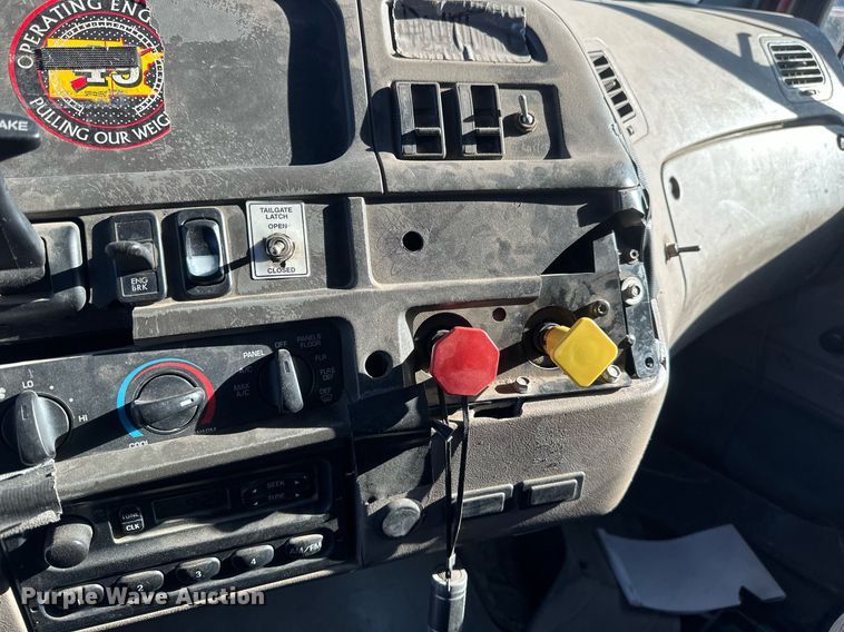 image for item DV0669 2005 Sterling LT9500 dump truck