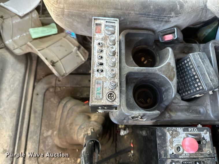 image for item DV0669 2005 Sterling LT9500 dump truck