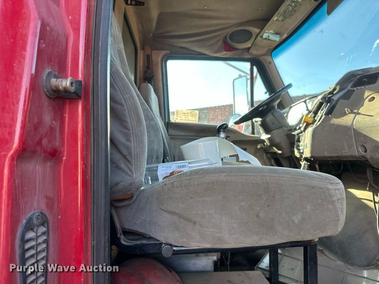 image for item DV0669 2005 Sterling LT9500 dump truck