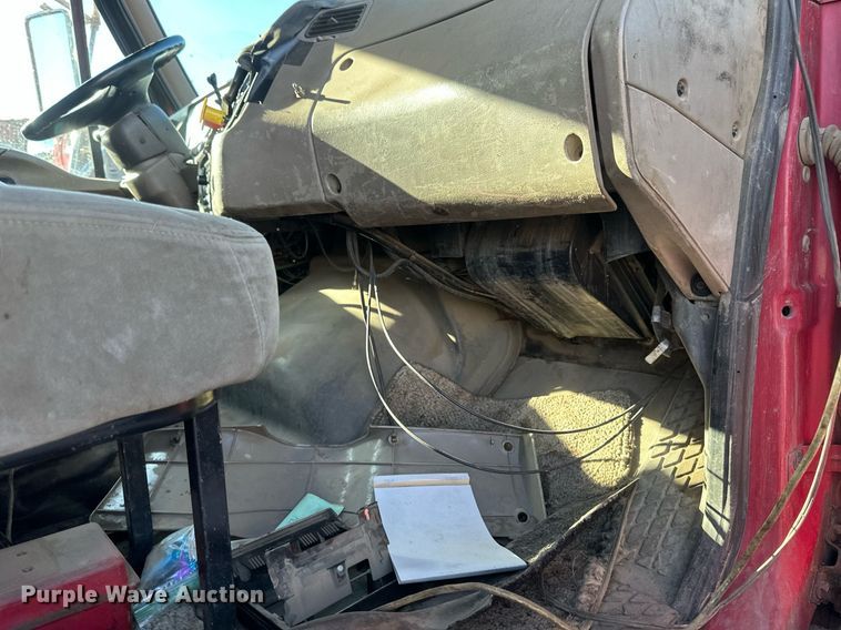 image for item DV0669 2005 Sterling LT9500 dump truck