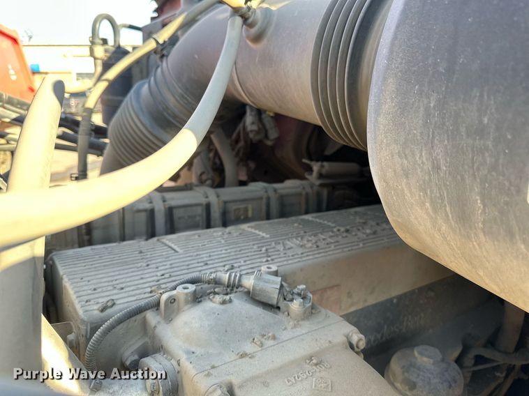 image for item DV0669 2005 Sterling LT9500 dump truck