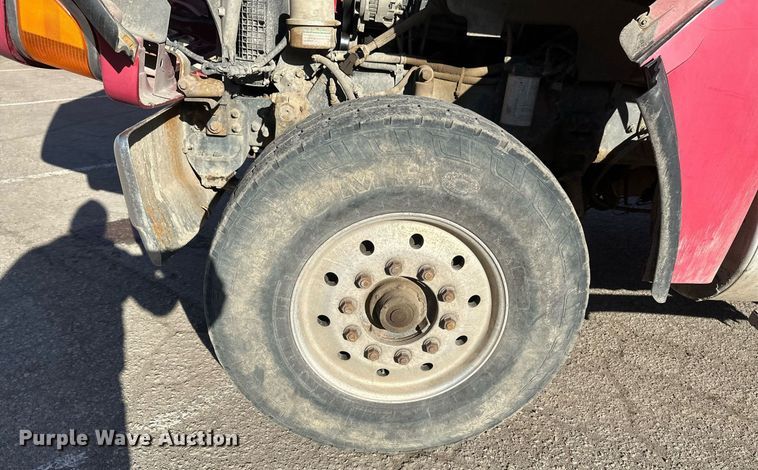 image for item DV0669 2005 Sterling LT9500 dump truck