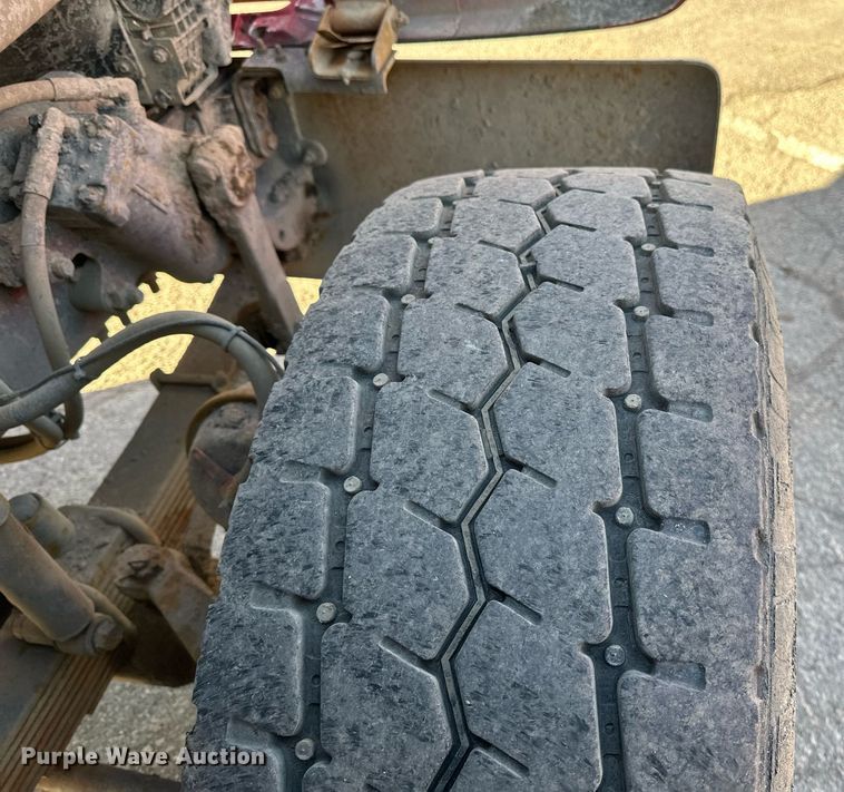 image for item DV0669 2005 Sterling LT9500 dump truck