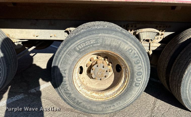 image for item DV0669 2005 Sterling LT9500 dump truck