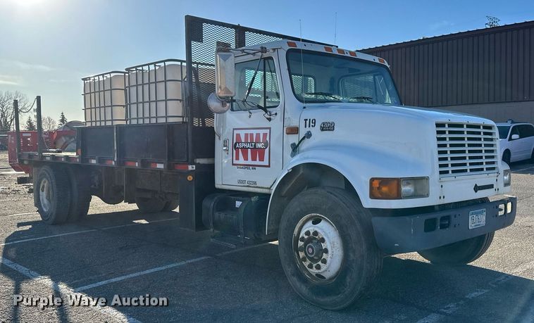 image for item DV0670 1998 International 4700 flatbed truck