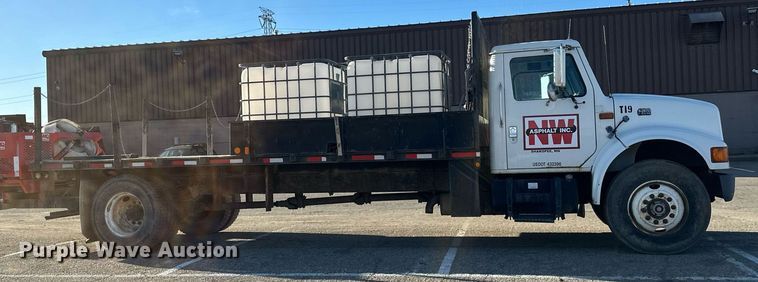 image for item DV0670 1998 International 4700 flatbed truck