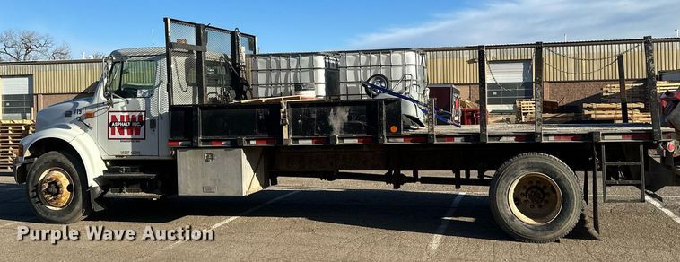 image for item DV0670 1998 International 4700 flatbed truck