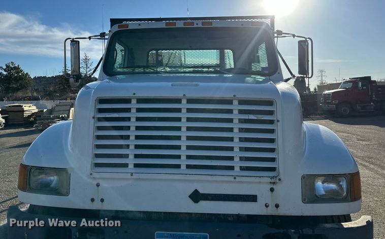 image for item DV0670 1998 International 4700 flatbed truck