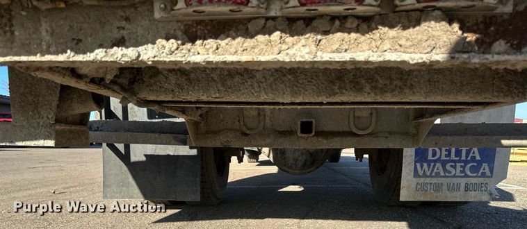 image for item DV0670 1998 International 4700 flatbed truck