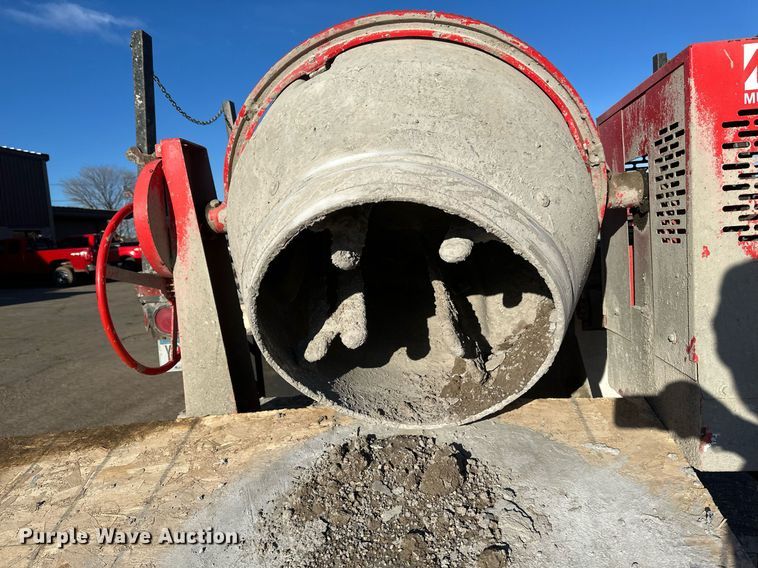 image for item DV0670 1998 International 4700 flatbed truck