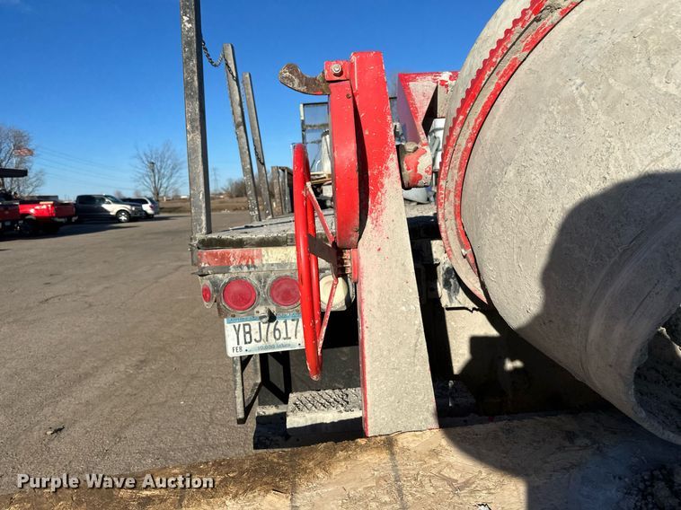 image for item DV0670 1998 International 4700 flatbed truck