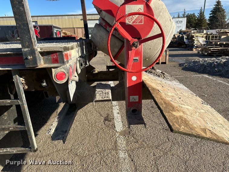 image for item DV0670 1998 International 4700 flatbed truck