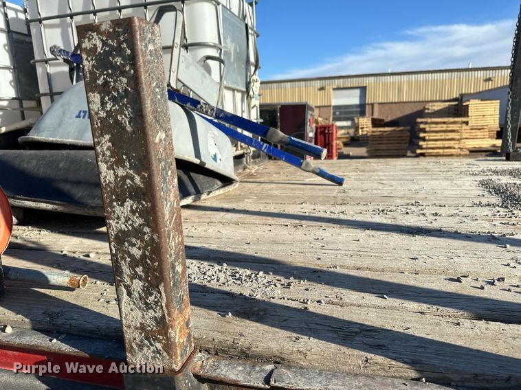 image for item DV0670 1998 International 4700 flatbed truck