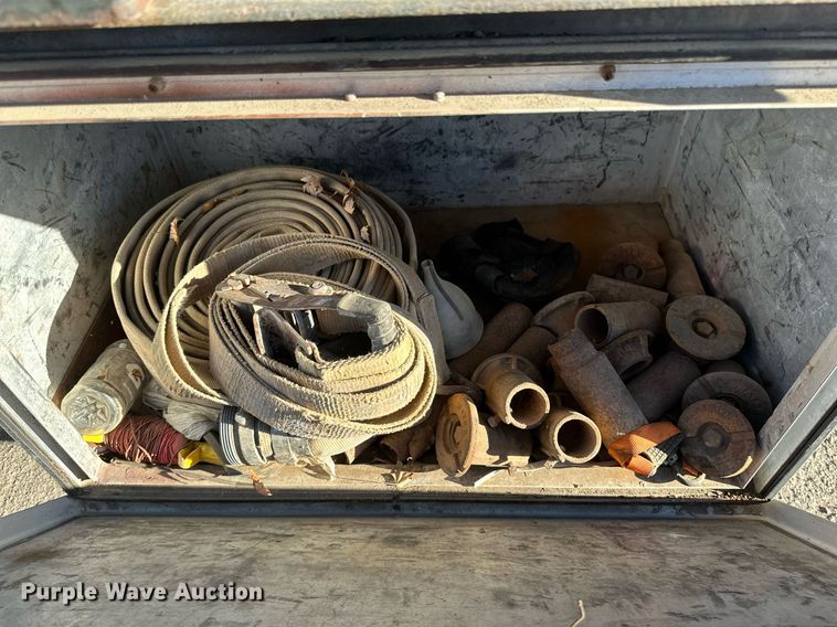 image for item DV0670 1998 International 4700 flatbed truck