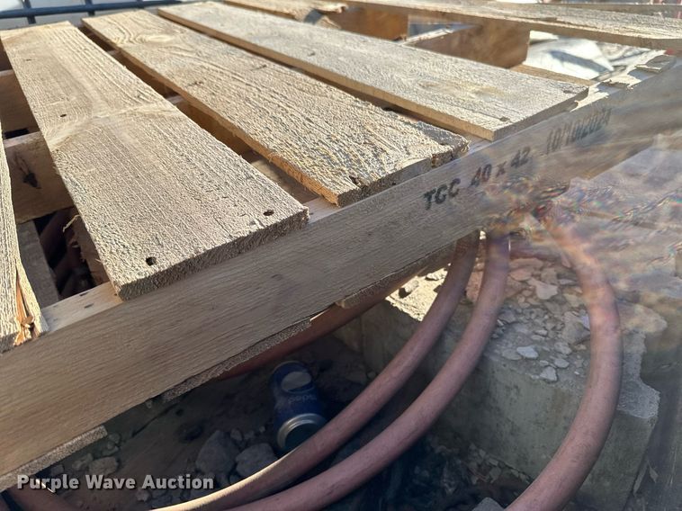 image for item DV0670 1998 International 4700 flatbed truck