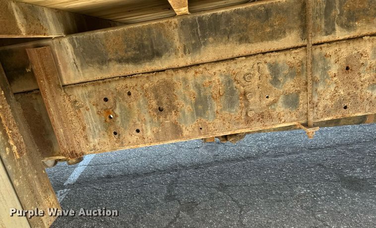 image for item DV0670 1998 International 4700 flatbed truck