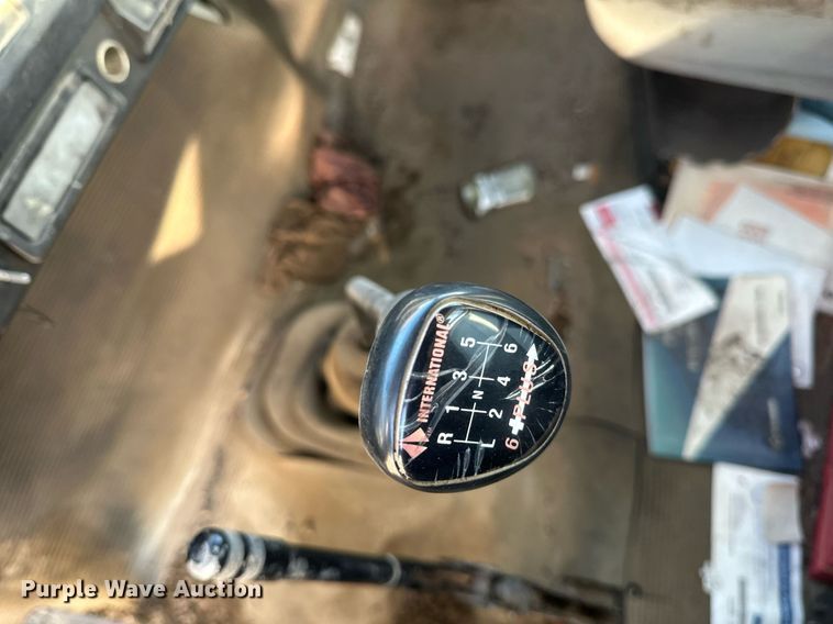 image for item DV0670 1998 International 4700 flatbed truck