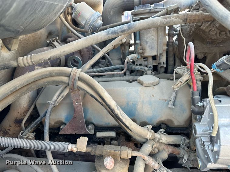 image for item DV0670 1998 International 4700 flatbed truck