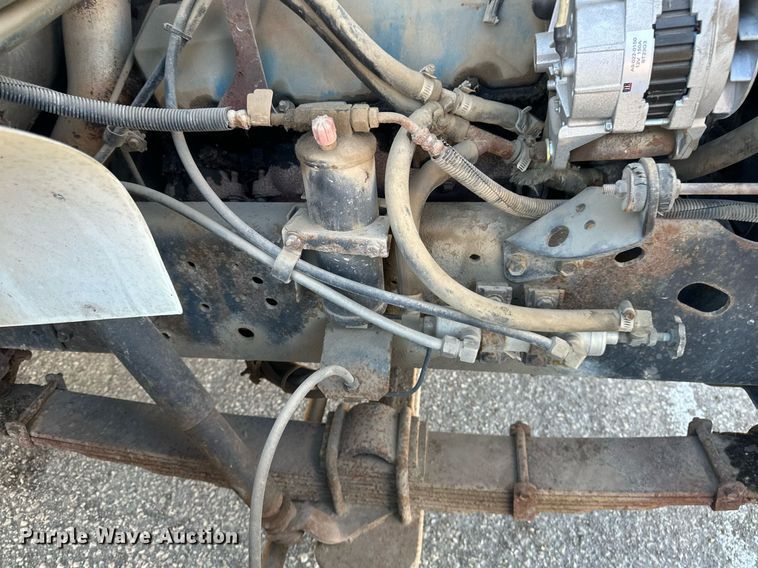 image for item DV0670 1998 International 4700 flatbed truck