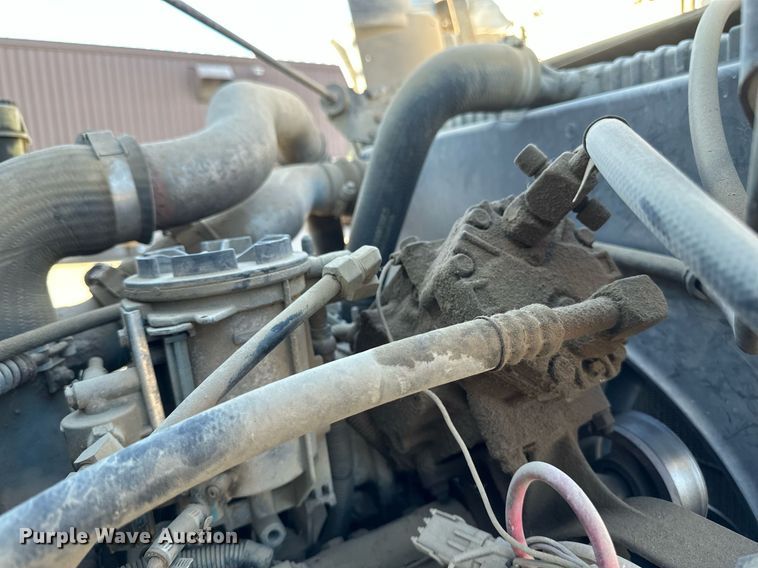 image for item DV0670 1998 International 4700 flatbed truck