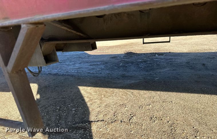 image for item DV0671 2005 Trail Eze tilt deck equipment trailer