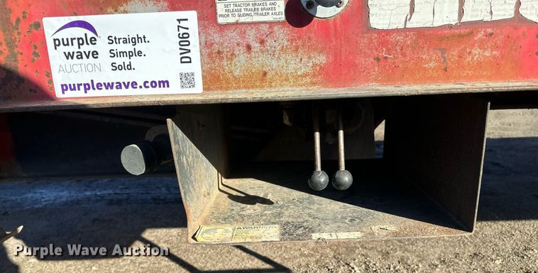 image for item DV0671 2005 Trail Eze tilt deck equipment trailer