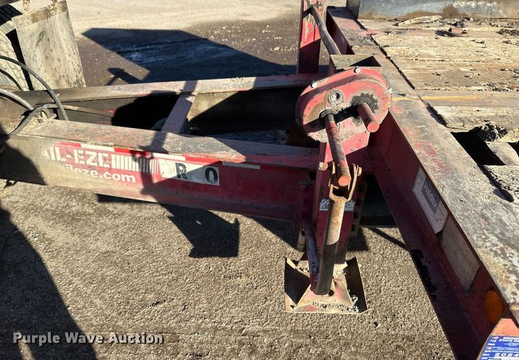 image for item DV0671 2005 Trail Eze tilt deck equipment trailer