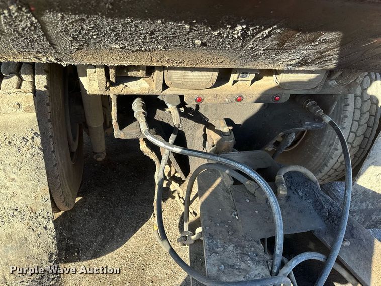 image for item DV0671 2005 Trail Eze tilt deck equipment trailer