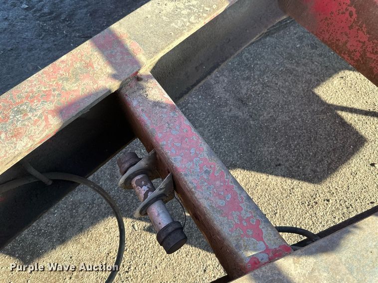 image for item DV0671 2005 Trail Eze tilt deck equipment trailer