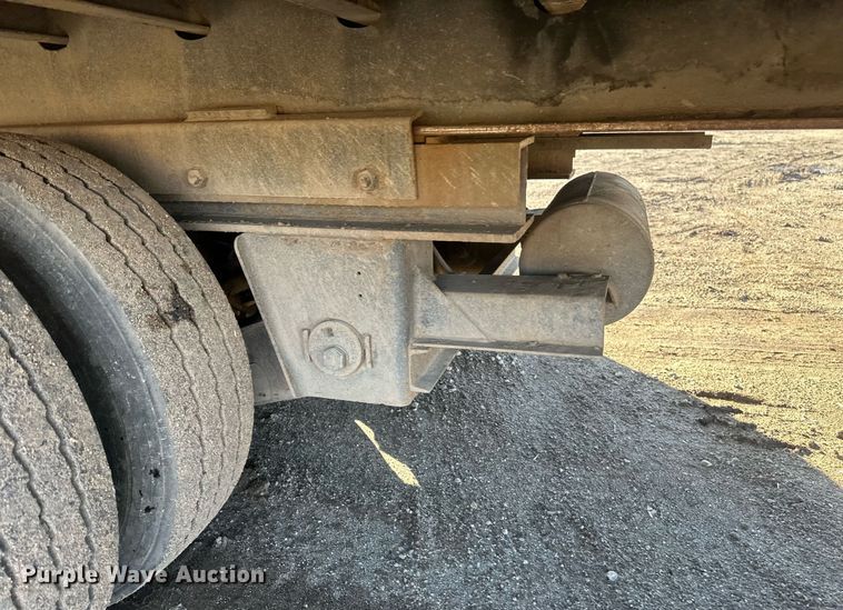 image for item DV0671 2005 Trail Eze tilt deck equipment trailer