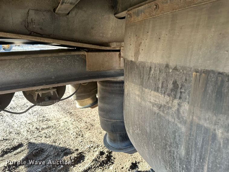 image for item DV0671 2005 Trail Eze tilt deck equipment trailer