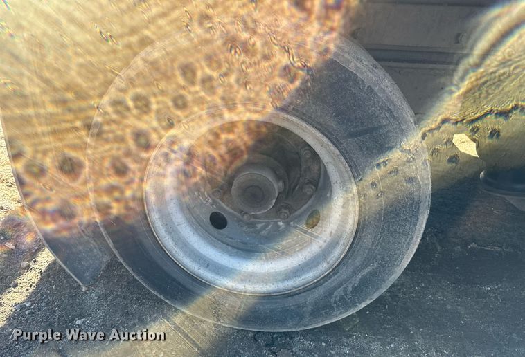 image for item DV0671 2005 Trail Eze tilt deck equipment trailer