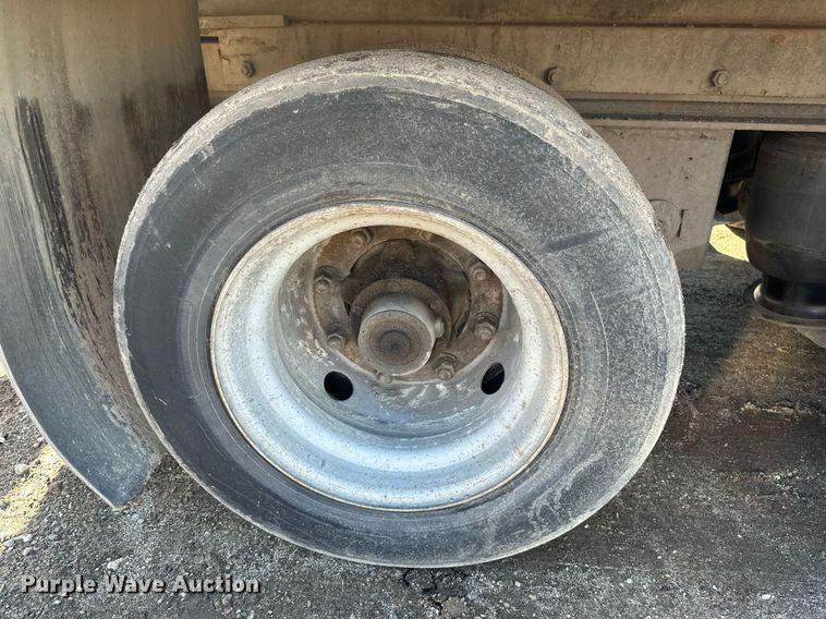 image for item DV0671 2005 Trail Eze tilt deck equipment trailer